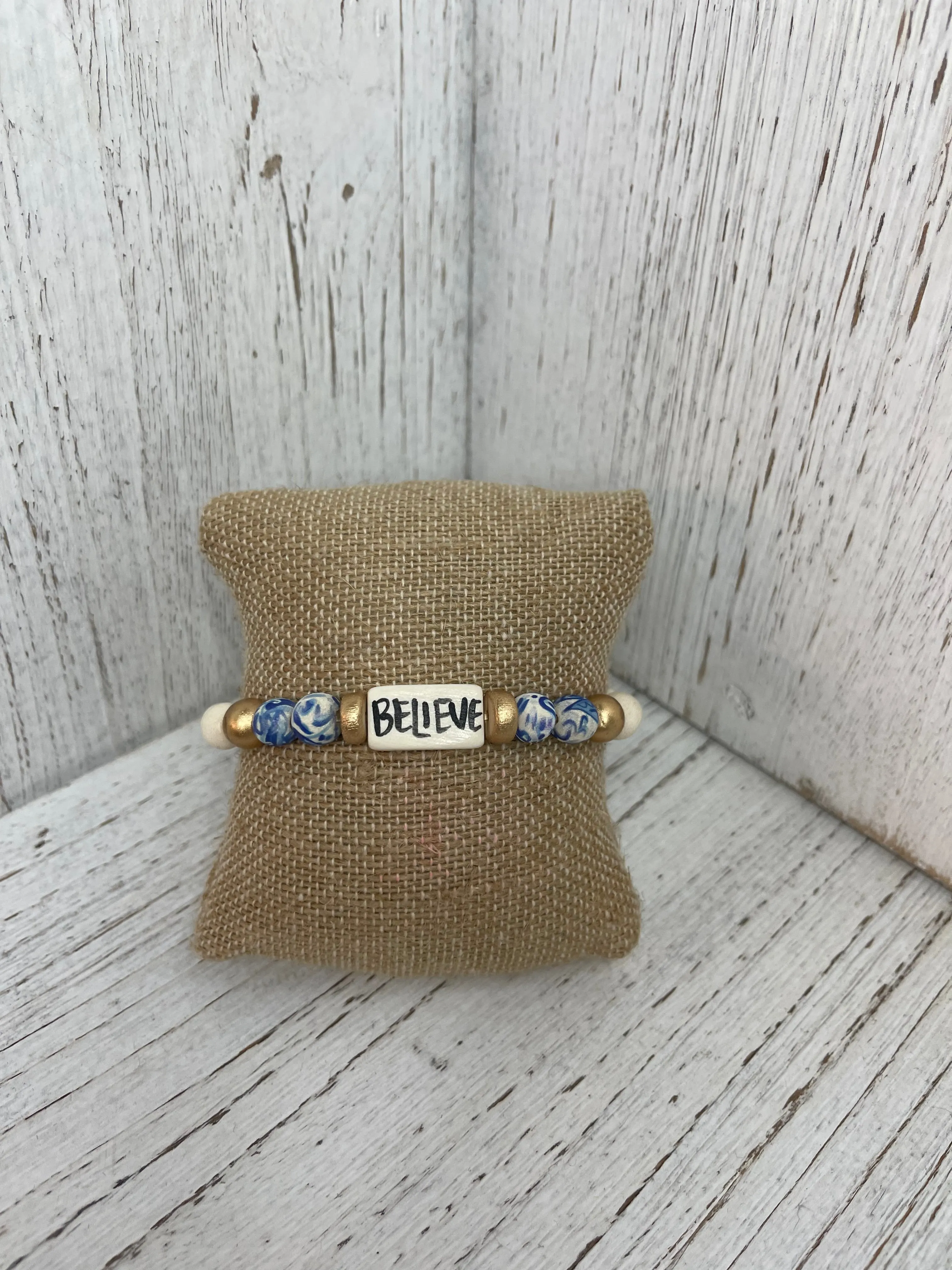 Audra Style Floral Affirmation Word Beaded Bracelet in Blue & White