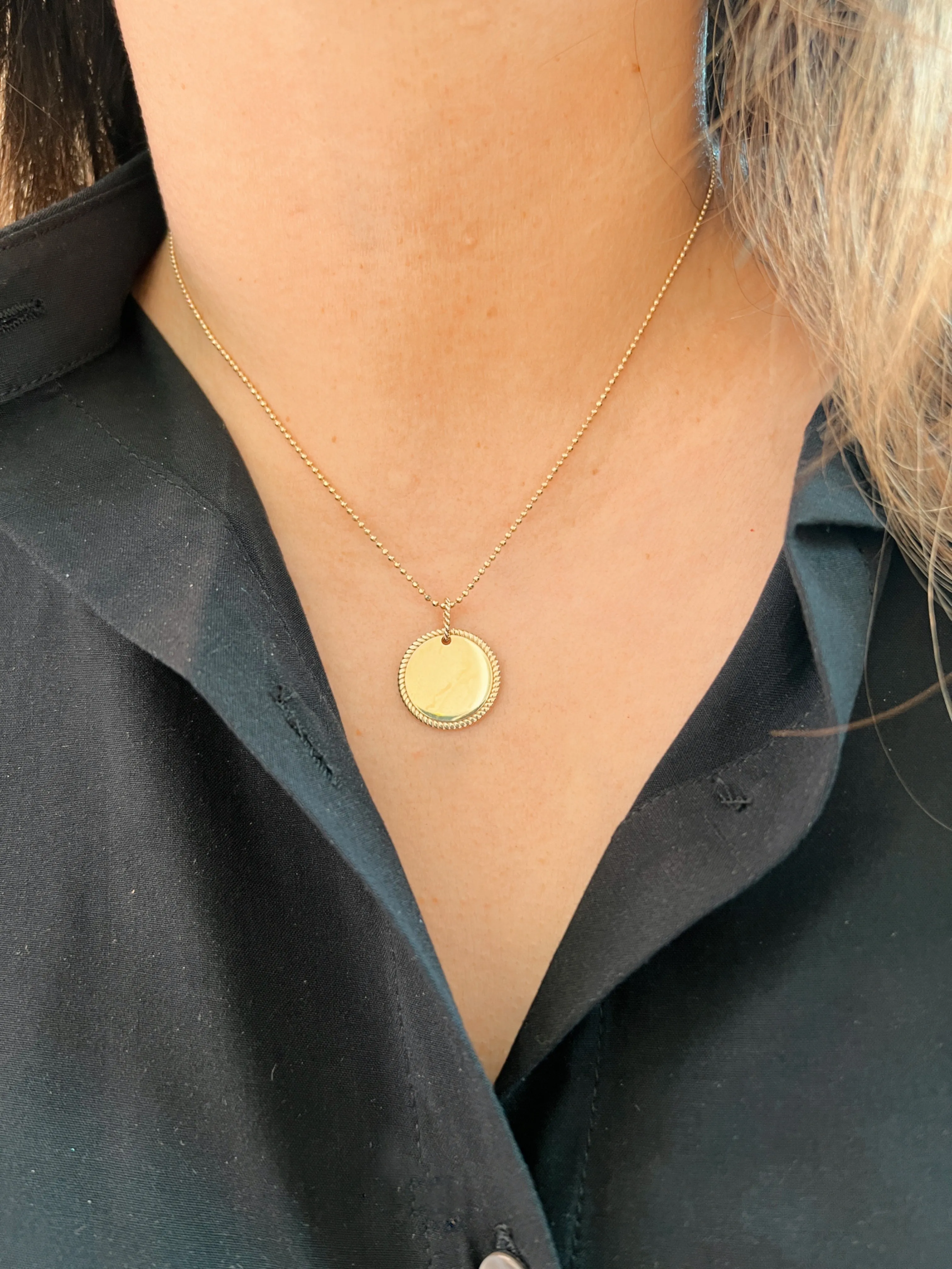 Gold Rope Border Round Medallion Necklace