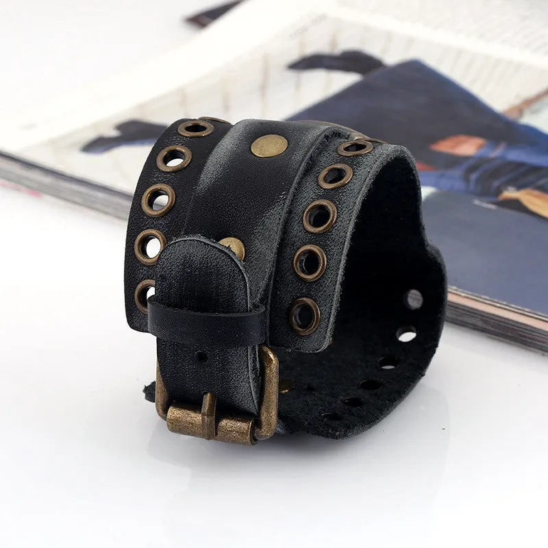 Luxurious Patina Suede Leather Band Watch