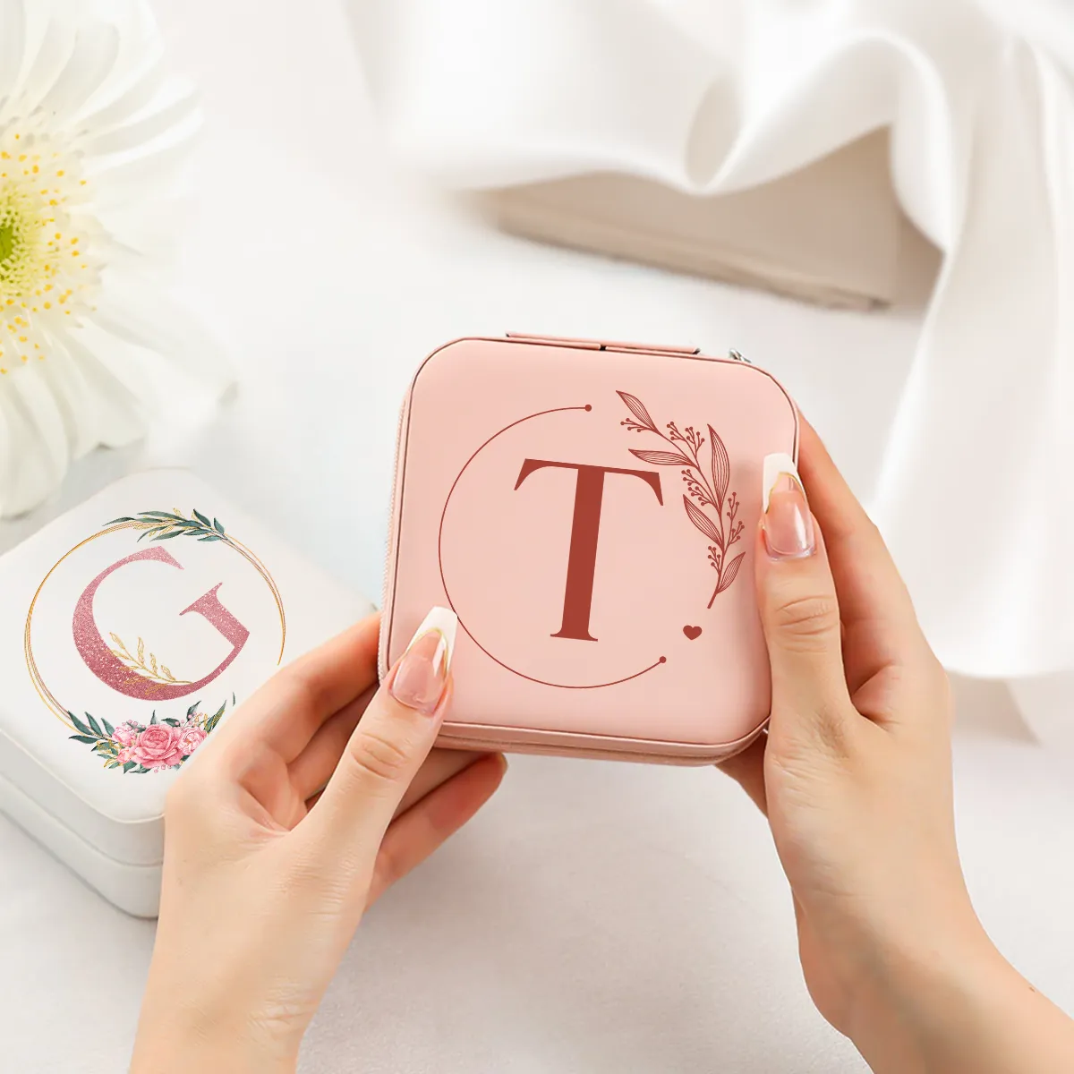 Personalized Jewelry Box, Pink Small Travel Jewelry Box with Initial T, Monogrammed Jewelry Case Organizer for Girls Women Teen, Mini Travel Essentials Gifts for Christmas Birthday