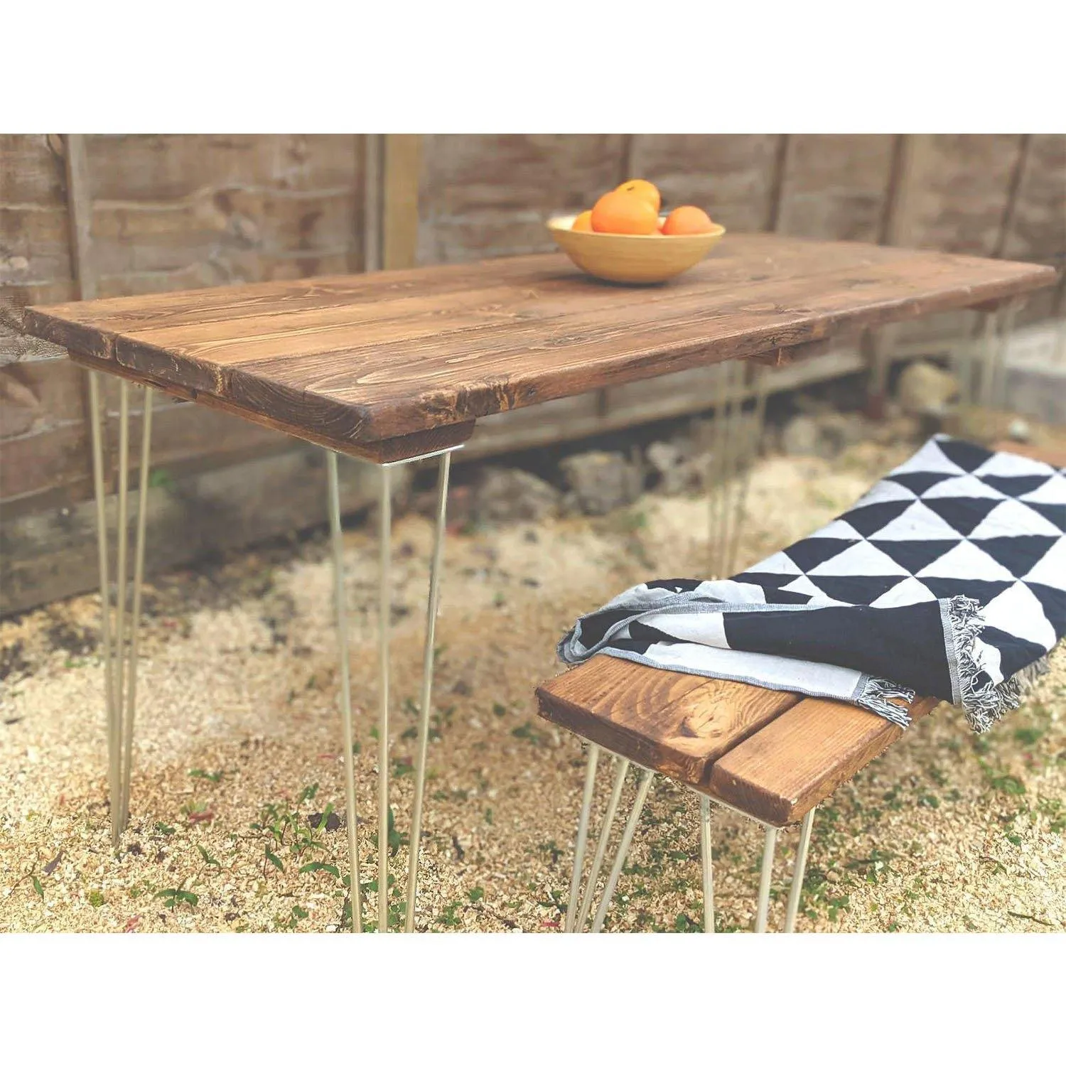 POULT: Garden Table with Galvanised Hairpins