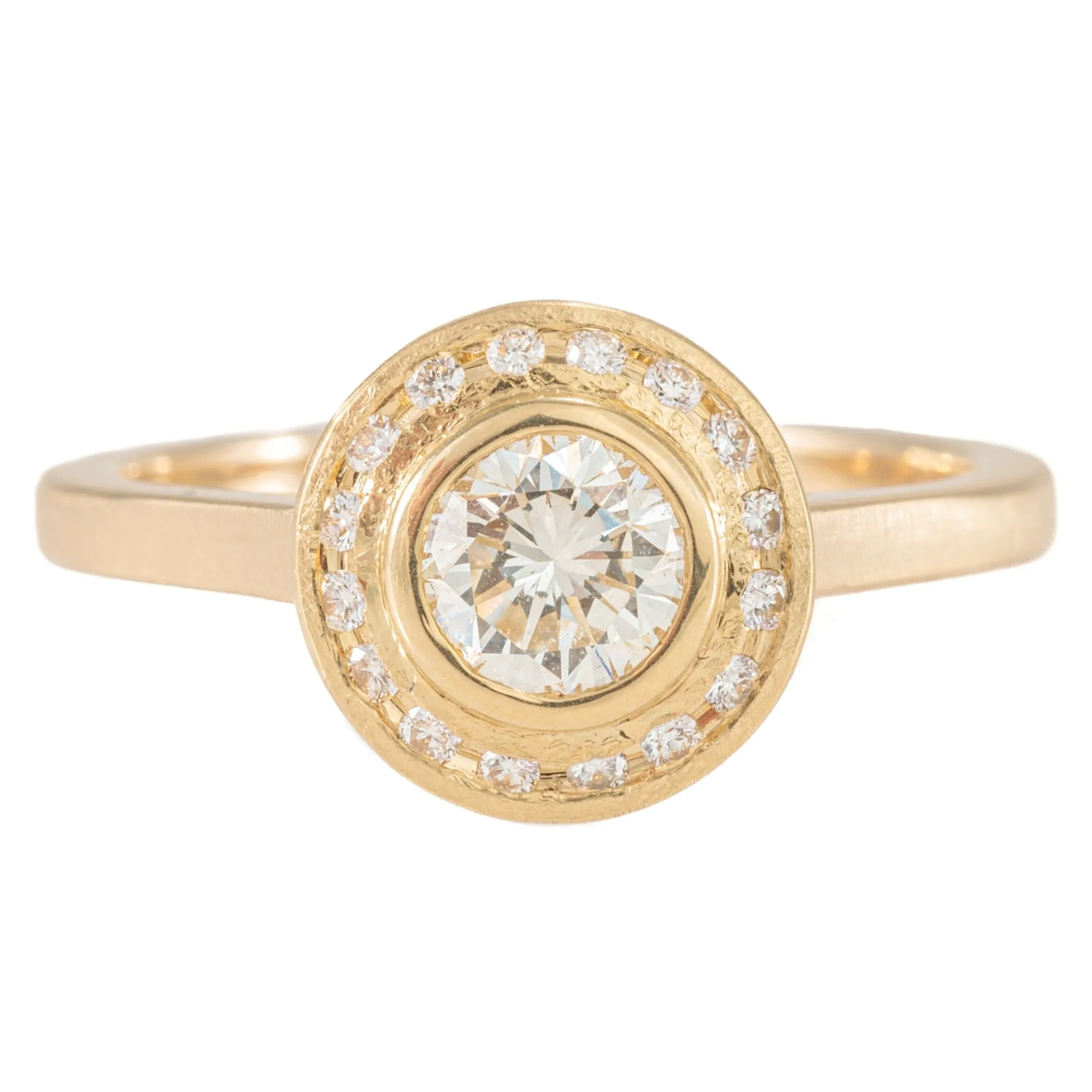 Round Diamond Channel Halo Ring - 18ky Gold   VS Diamonds