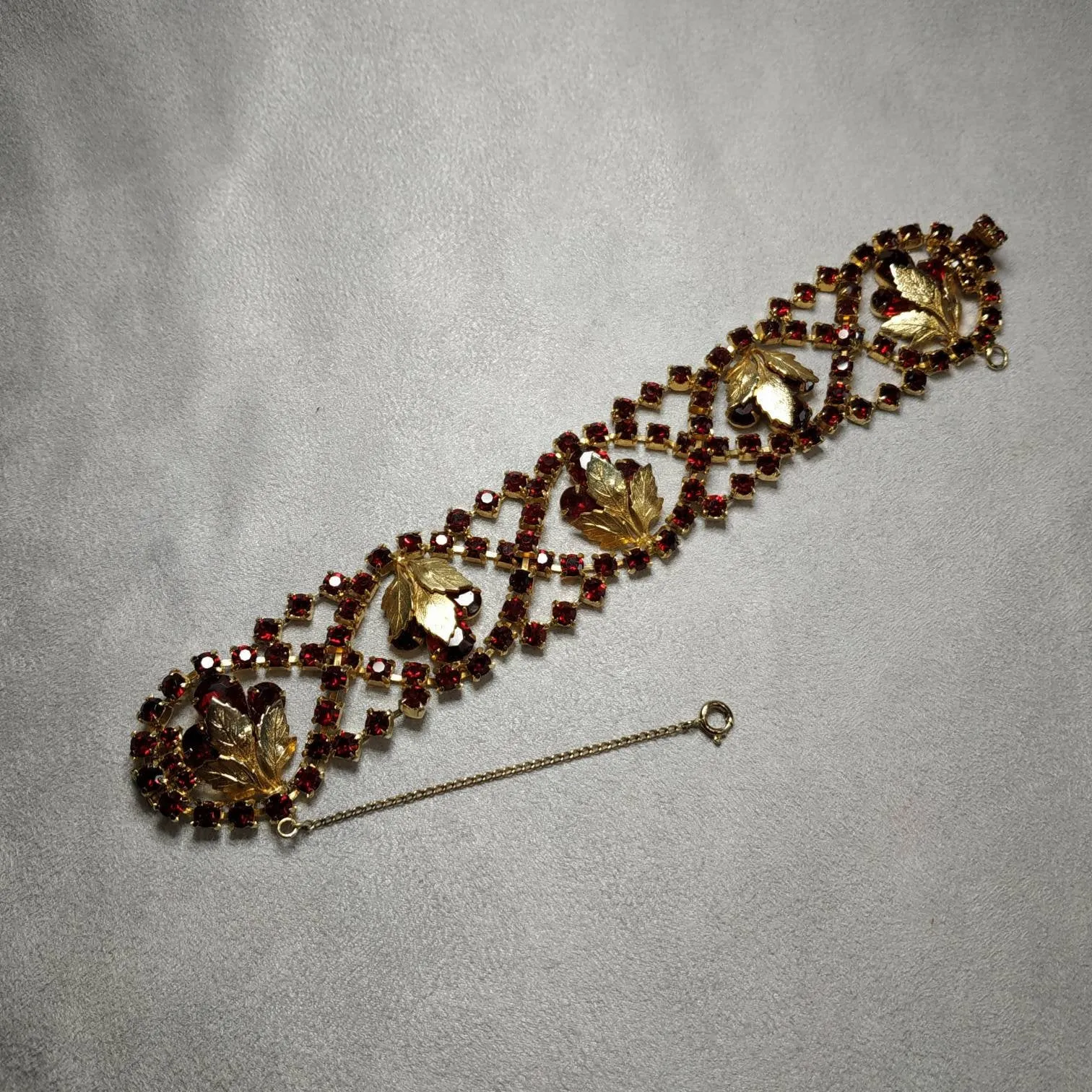 Vintage Bracelet red Crystal Gold